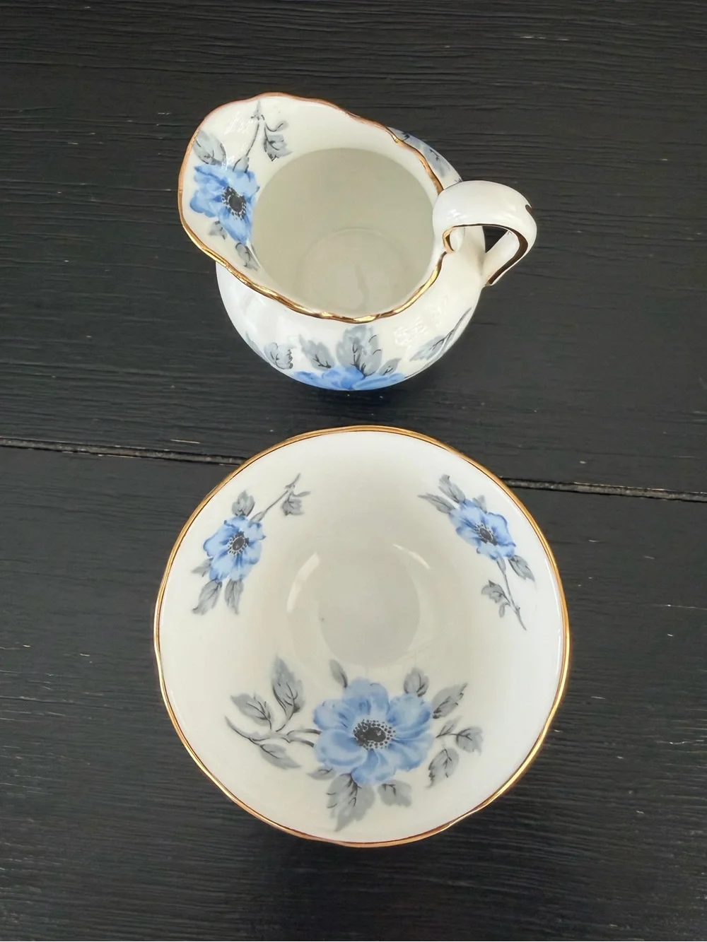 Royal Chelsea Blue Floral Porcelain Creamer and Sugar Bowl with Gold Trim 4535A